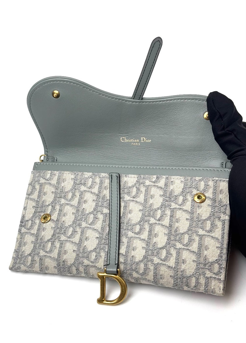 Preowned. Dior Saddle WOC Gray. 47-MA-0213|6743