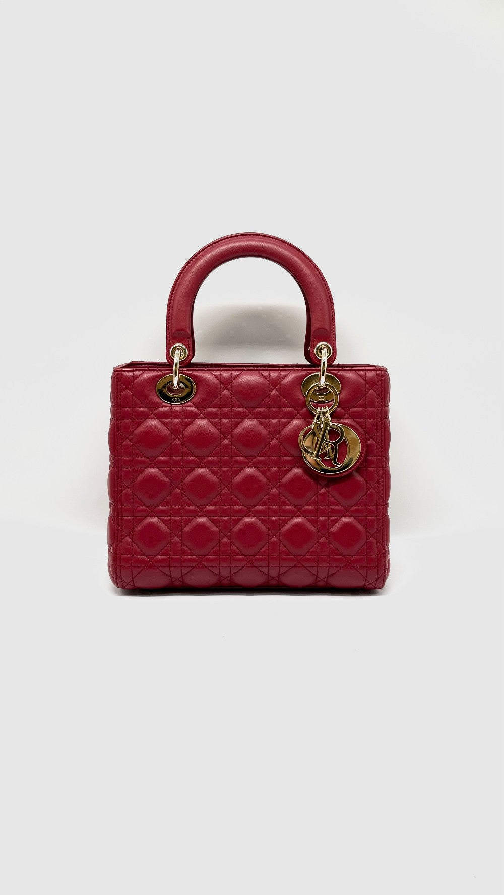 Preowned. Lady Dior Medium Lambskin Red GHW. 18MA0199|11608