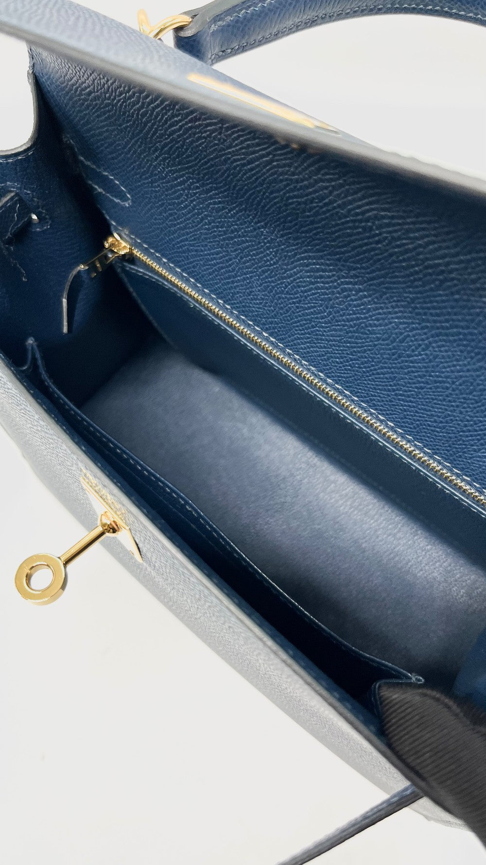 Like New. Hermes Kelly 25 Bleu De Prusse Epsom Sellier GHW. WHA469KY|8274