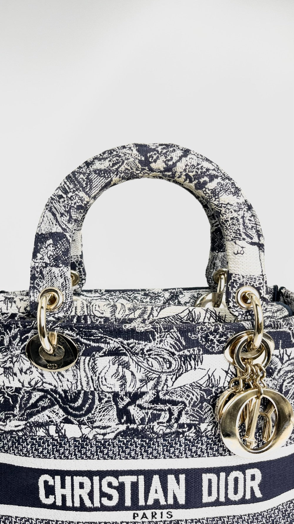 Preowned. Dior Lady Oblique Medium GHW. 50MA0212|4419