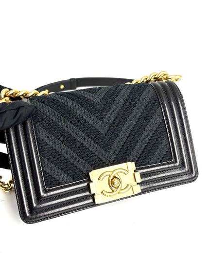 Preowned. Chanel Leboy Small Chevron Canvass. 23557010|11807