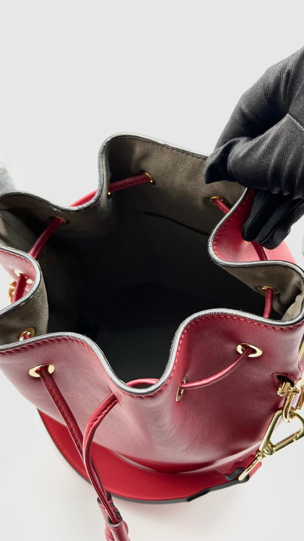 Like New. Fendi Mon Tresor Red Bucket Bag|14943