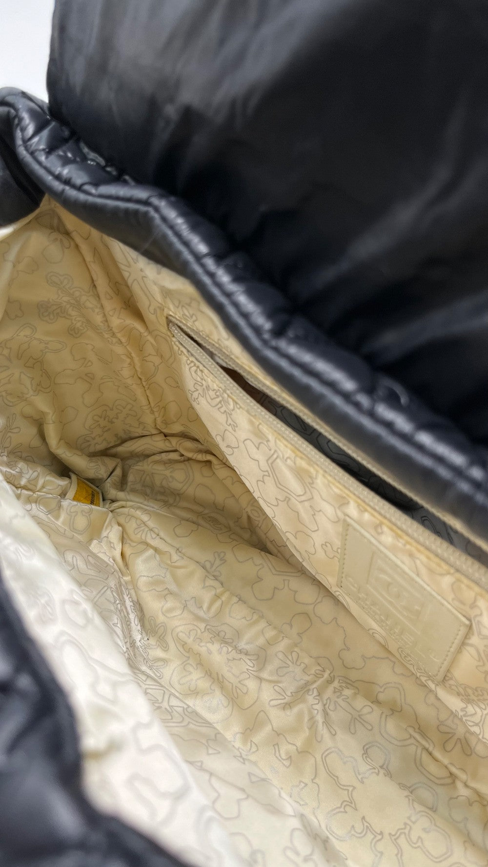 Preowned. Chanel Coco Mark Nylon Messenger Bag Black SHW. 12565863|9867