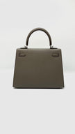 Brand New. Hermes Kelly 25 Etain Epsom Sellier PHW. UNS433AF|6503