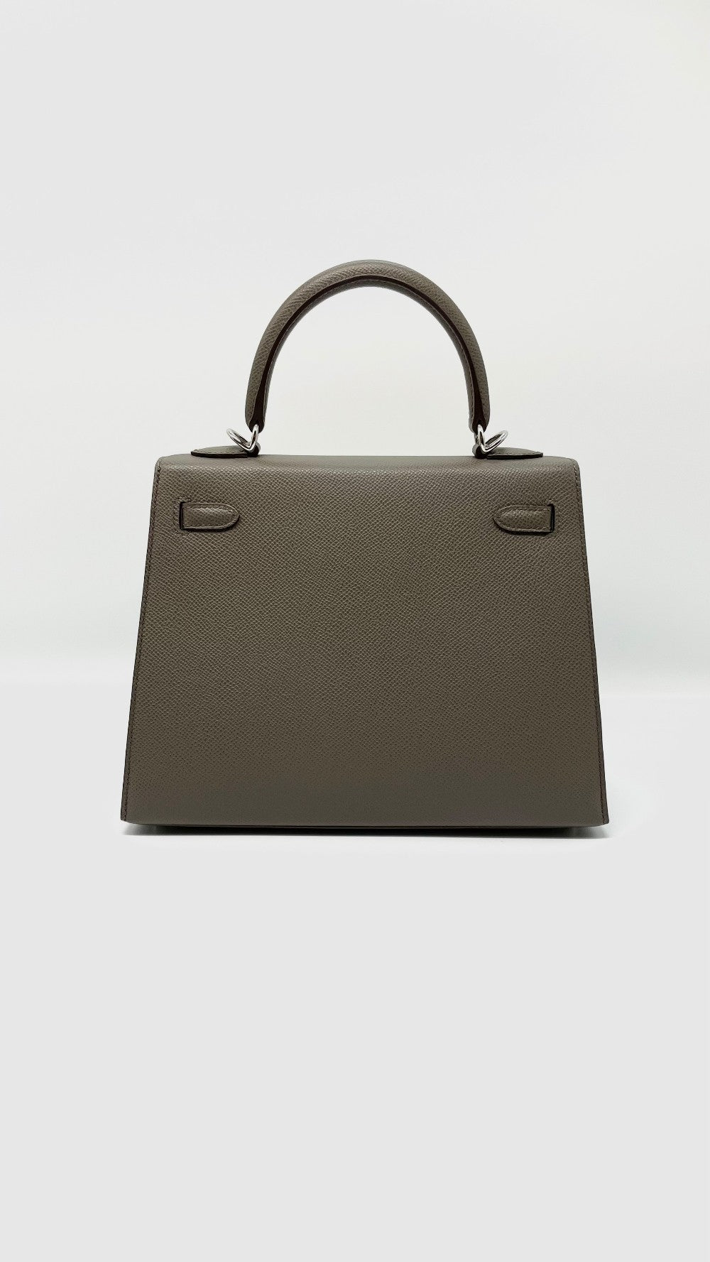 Brand New. Hermes Kelly 25 Etain Epsom Sellier PHW. UNS433AF|6503