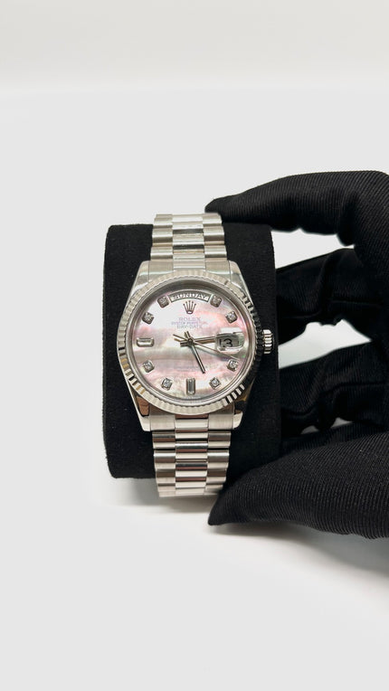 Preowned. Rolex Daydate 36 MM MOP Tahistian w/ dias Full White Gold President 2005 23 Links.|11479