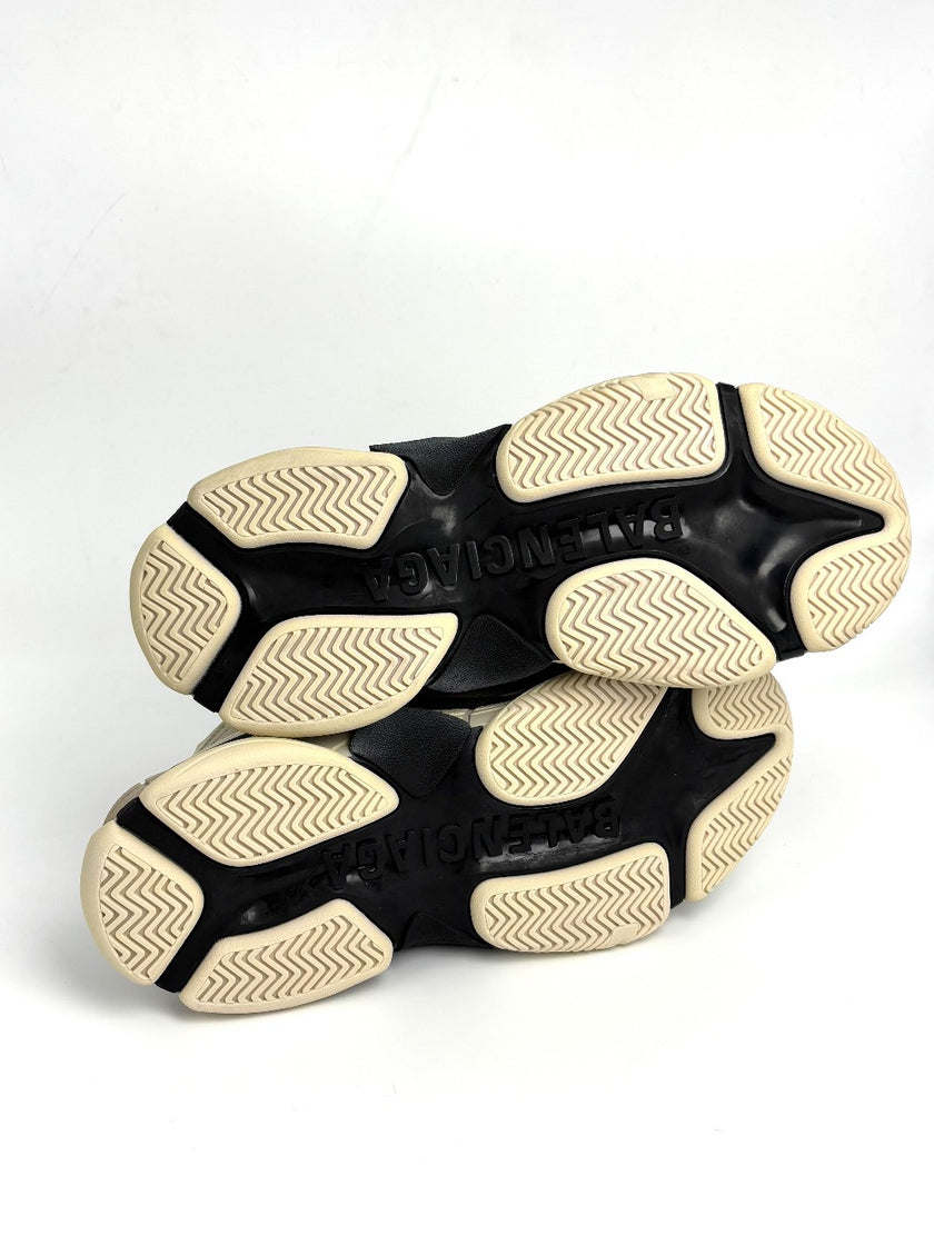 [SALE] Brand New. Balenciaga Sneakers Gray. 39|8726