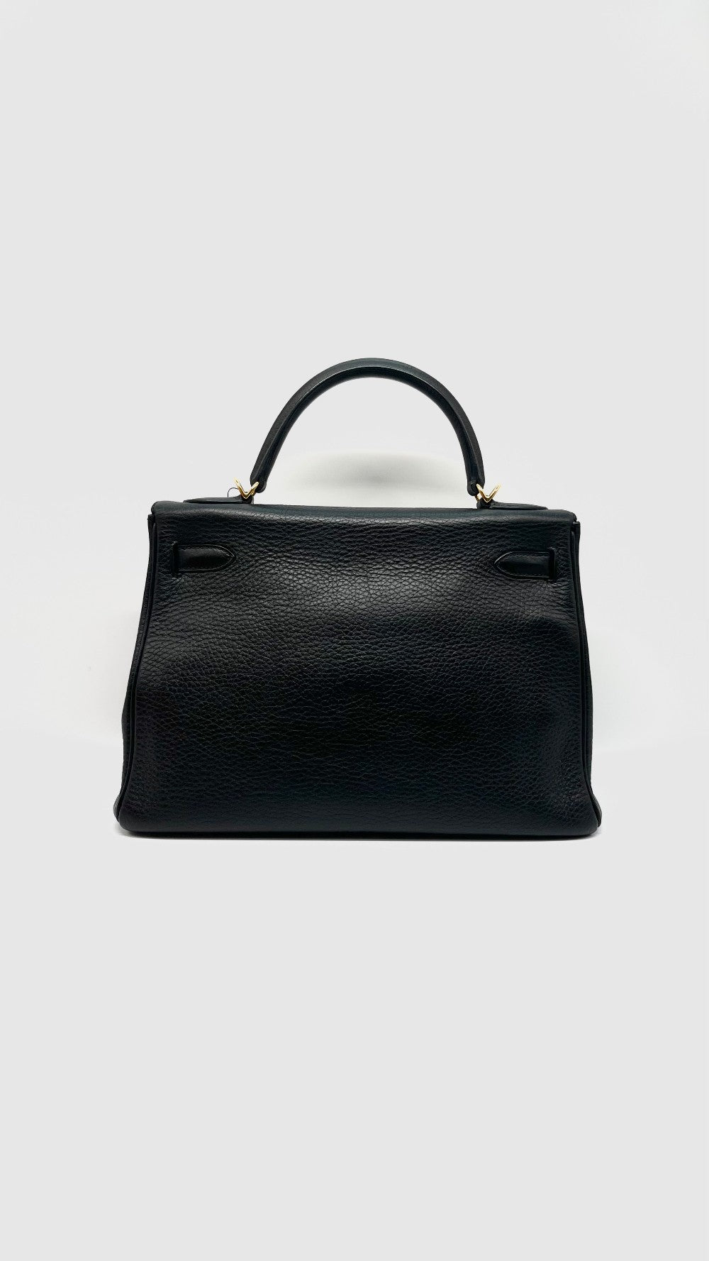 Preowned. Hermes Kelly 32 Black Clemence GHW. Square QMI48|14668