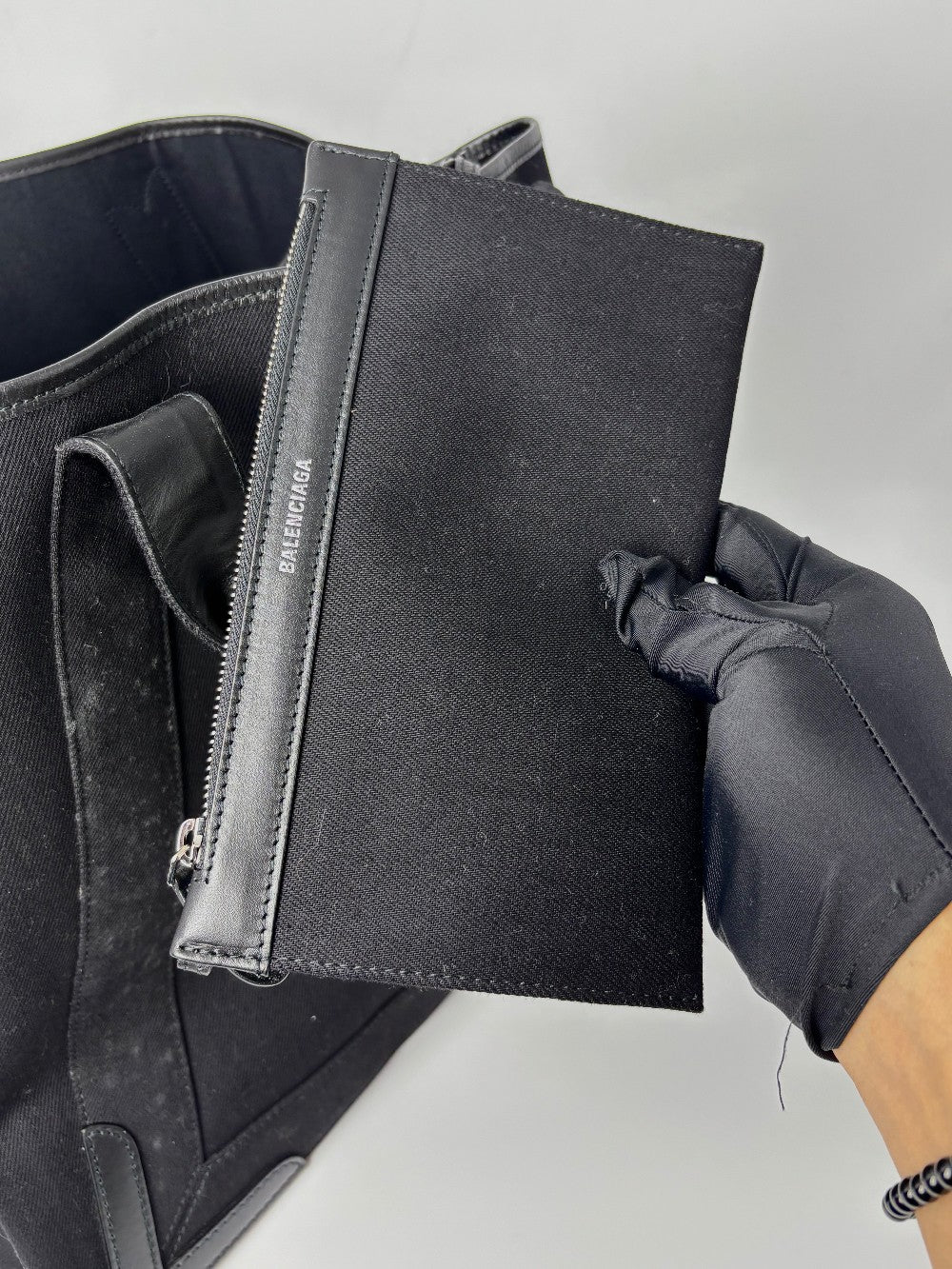 Preowned. Balenciaga Cabas Tote Black. 339936-1090-W-002129|9514