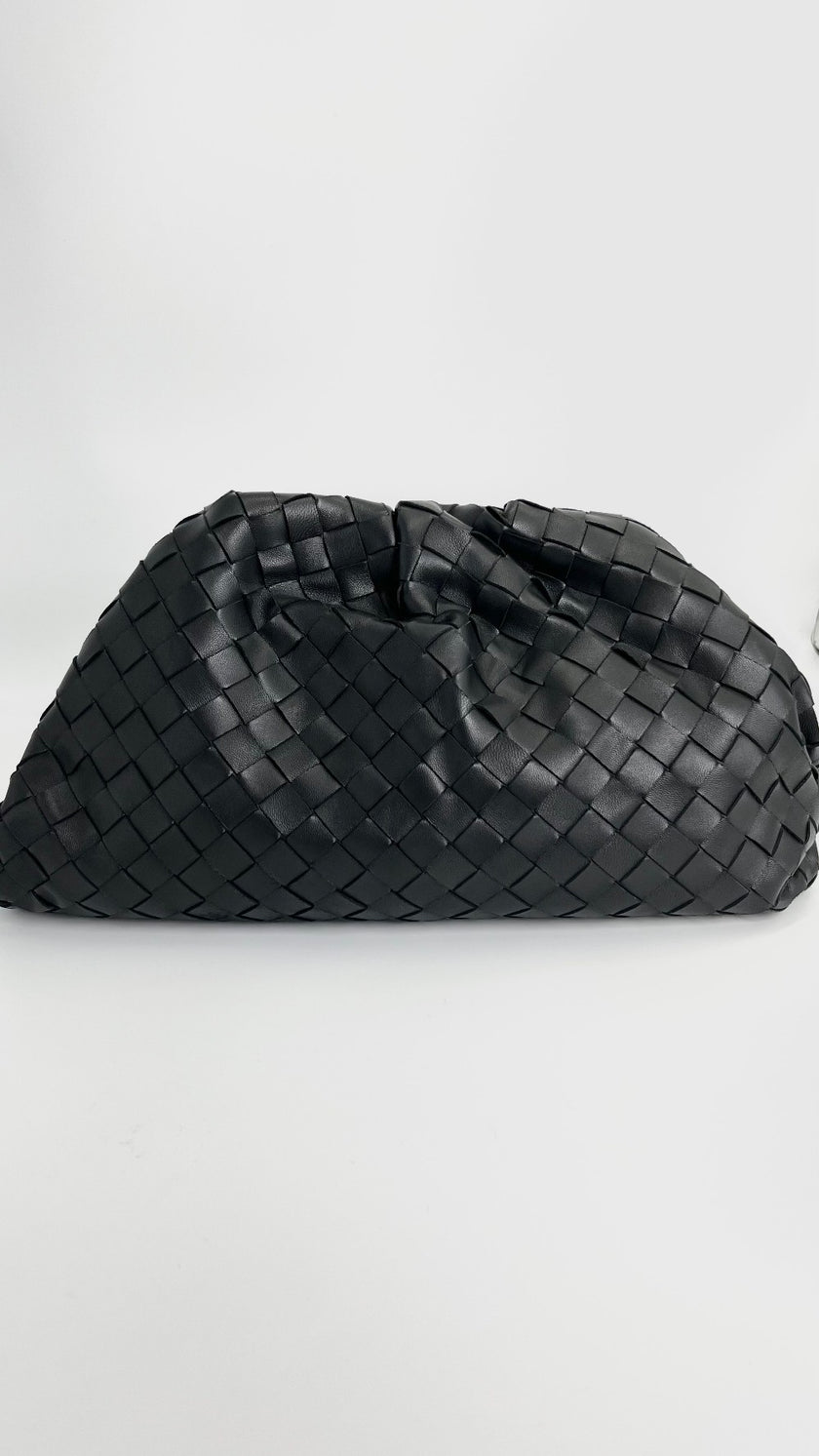 Preowned. Bottega Clutch Black. B08782367Z|4558