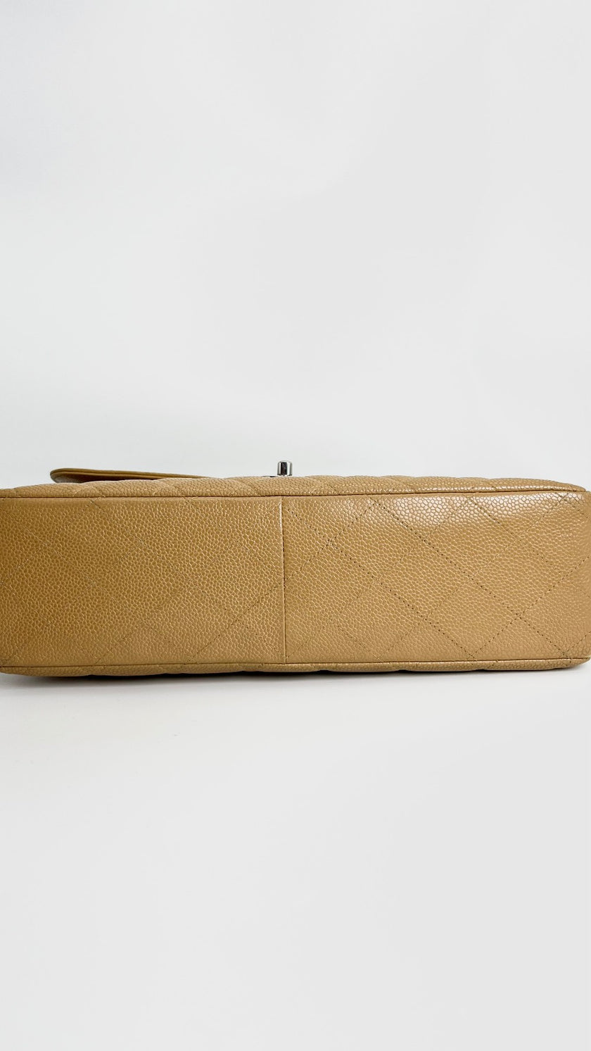 Preowned. Chanel Vintage Tall Flap Beige. 6143234|4252