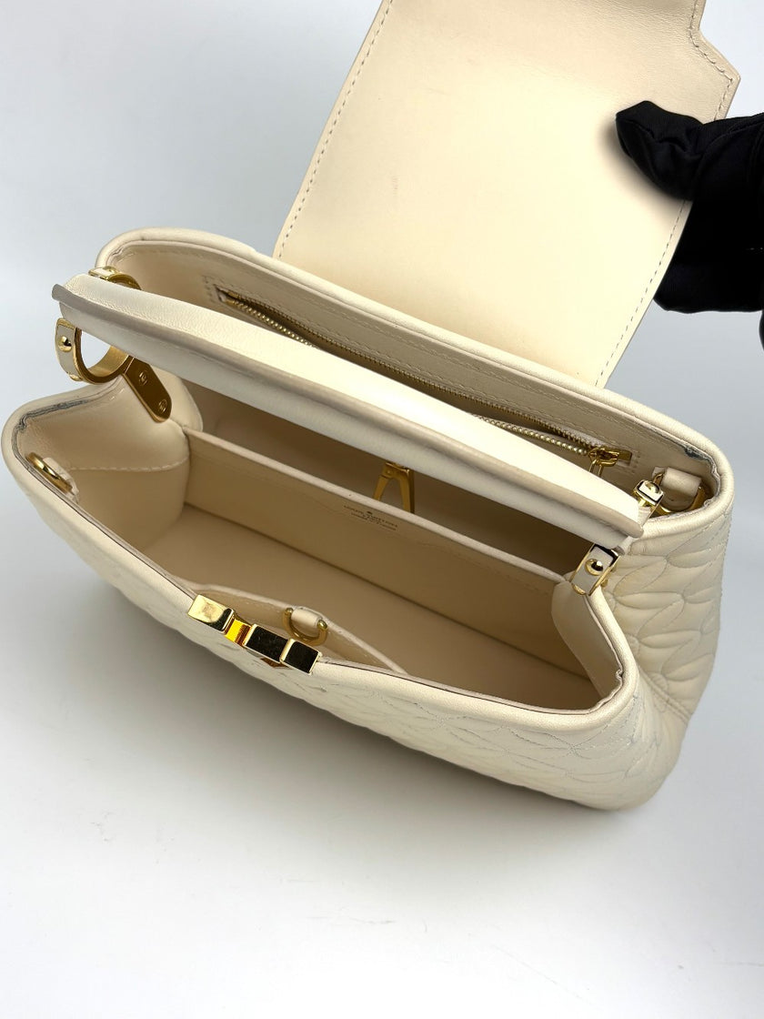 Preowned. LV Capucines BB Flower White.MI3119|8244