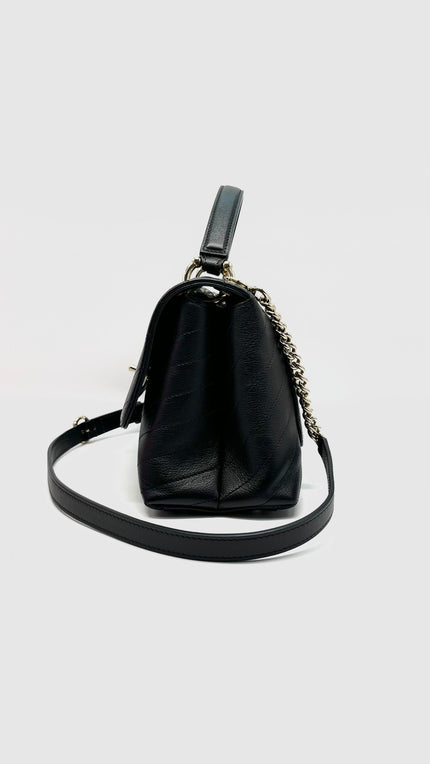 Preowned. Chanel Top Handle Chevron Black GHW. 27528955|14046