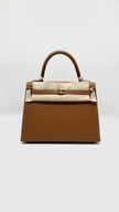 Unused. Hermes Kelly 25 Gold Epsom Sellier GHW. ZMU537NF|5771