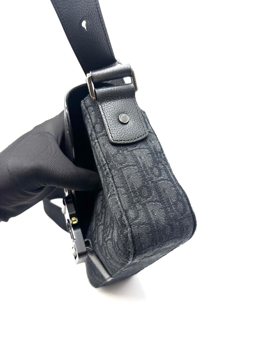 Preowned. Dior Saddle Messenger Oblique Black. 01BO0273|17669