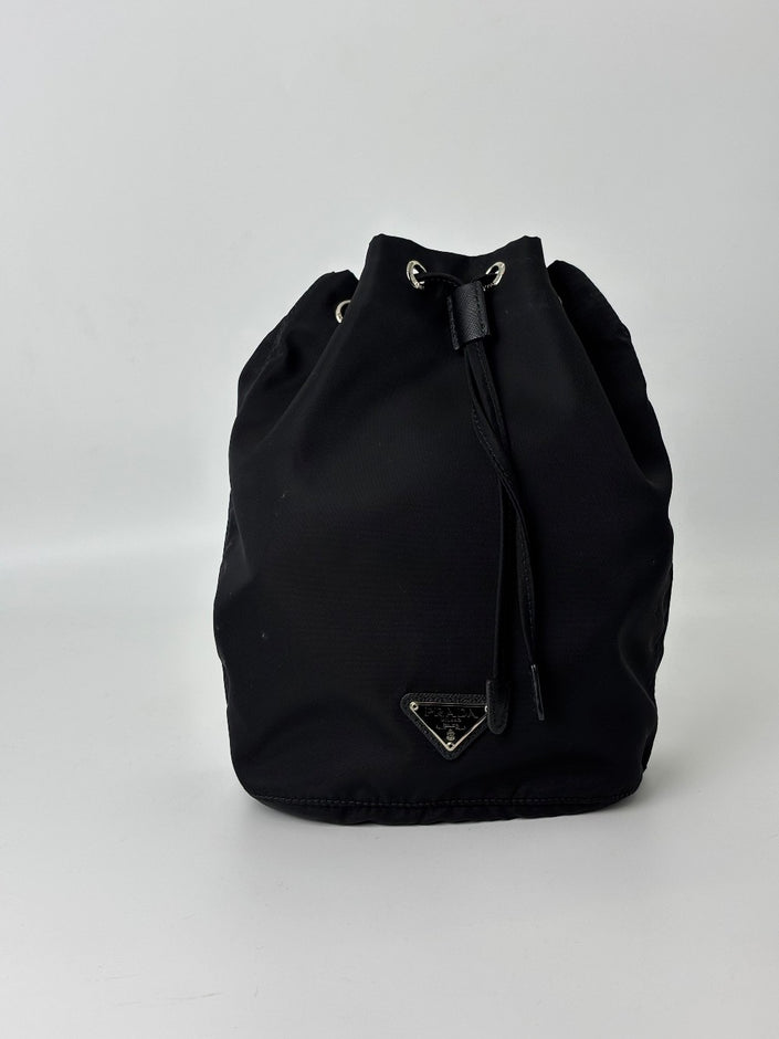 Preowned. Prada Drawstring Clutch Black. 224|5938