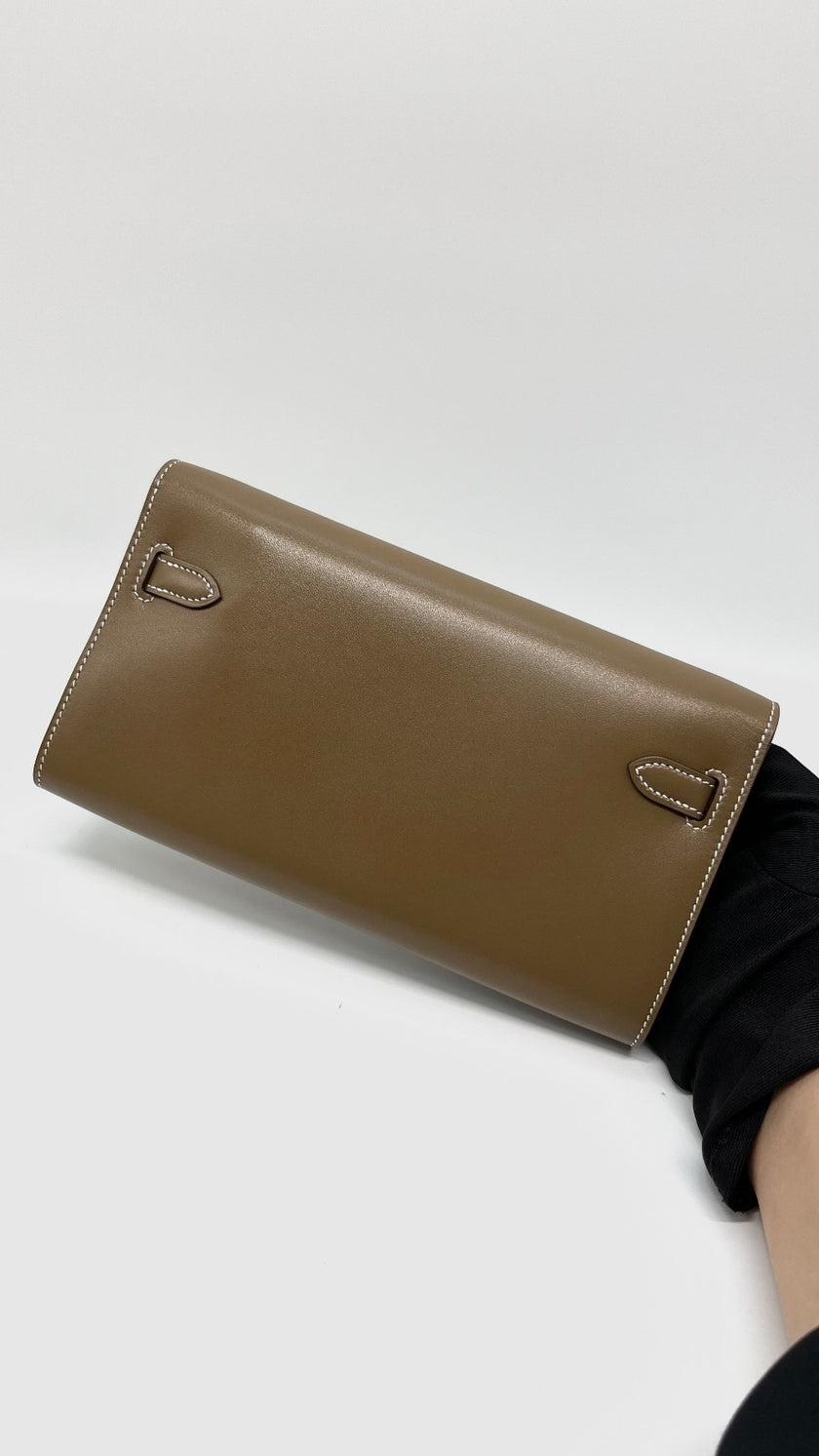 Preowned. Hermes Kelly To Go Etoupe Boxcalf PHW. WUS008GD|14341