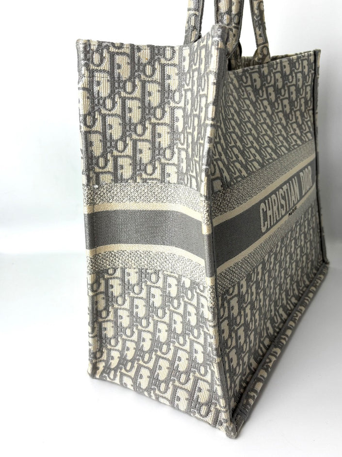 Preowned. Dior Book Tote Large Gray. 50-MA-0270|6242