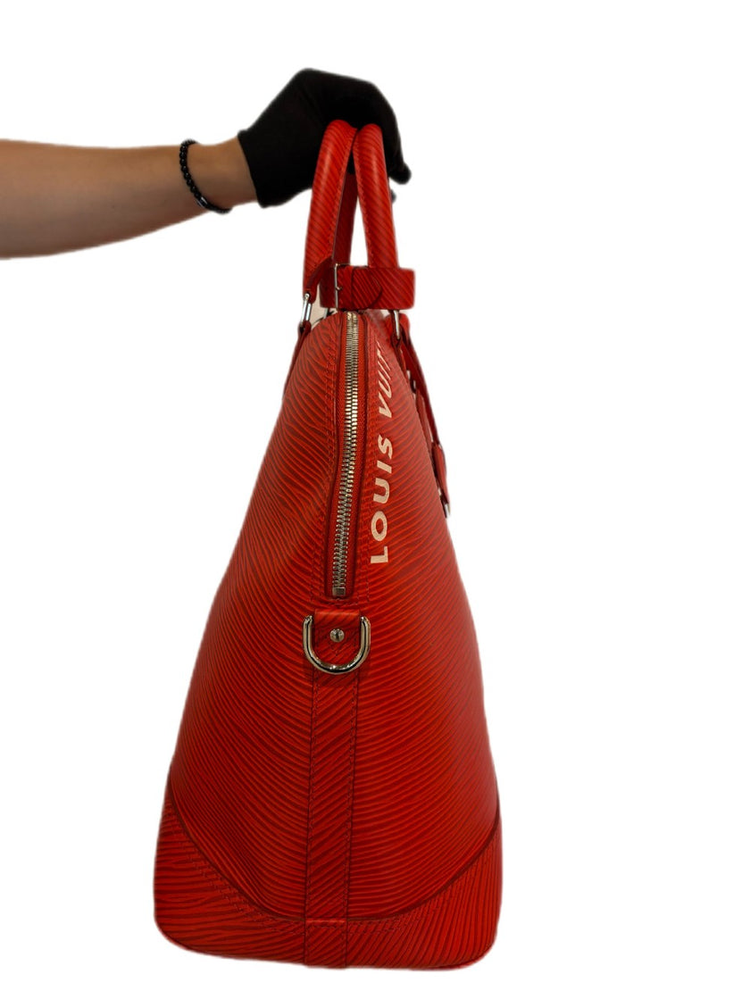 Like New. Lv Alma Epi GM XL Travel Bag Red|17221