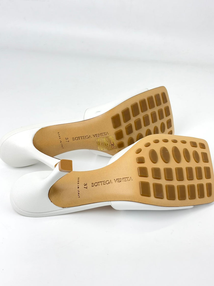 Brand New. Bottega Low heel White. 37|7519