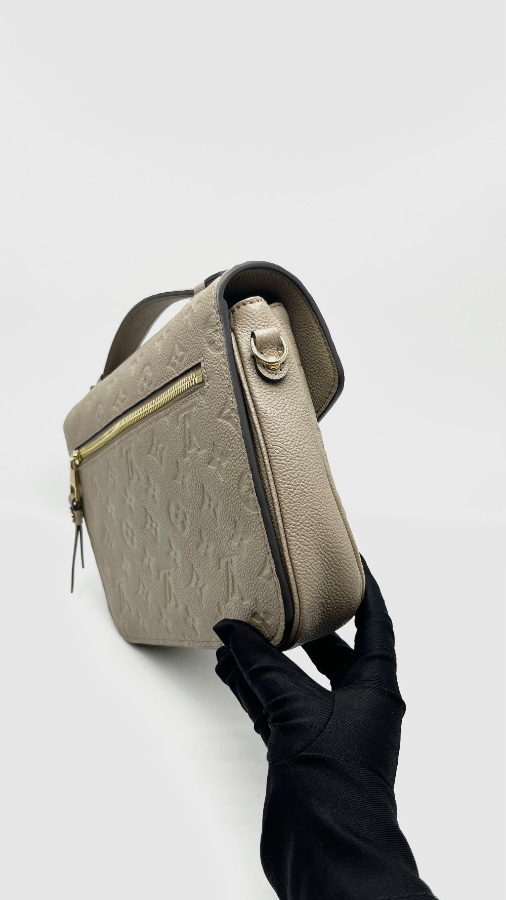 Like New. LV Metis Tourterelle Empreinte. Microchip|15712