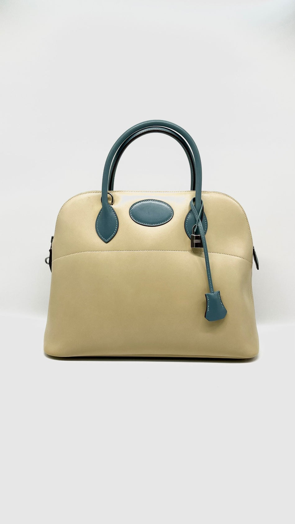 Preowned. Hermes Bolide 35 Vanilla/Blue Jean Box Calf PHW. MU10|13902