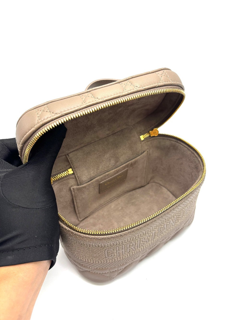 Preowned. Dior Diortravel Vanity Lambskin 45M Warm Taupe GHW. 23-BO-0221|17666