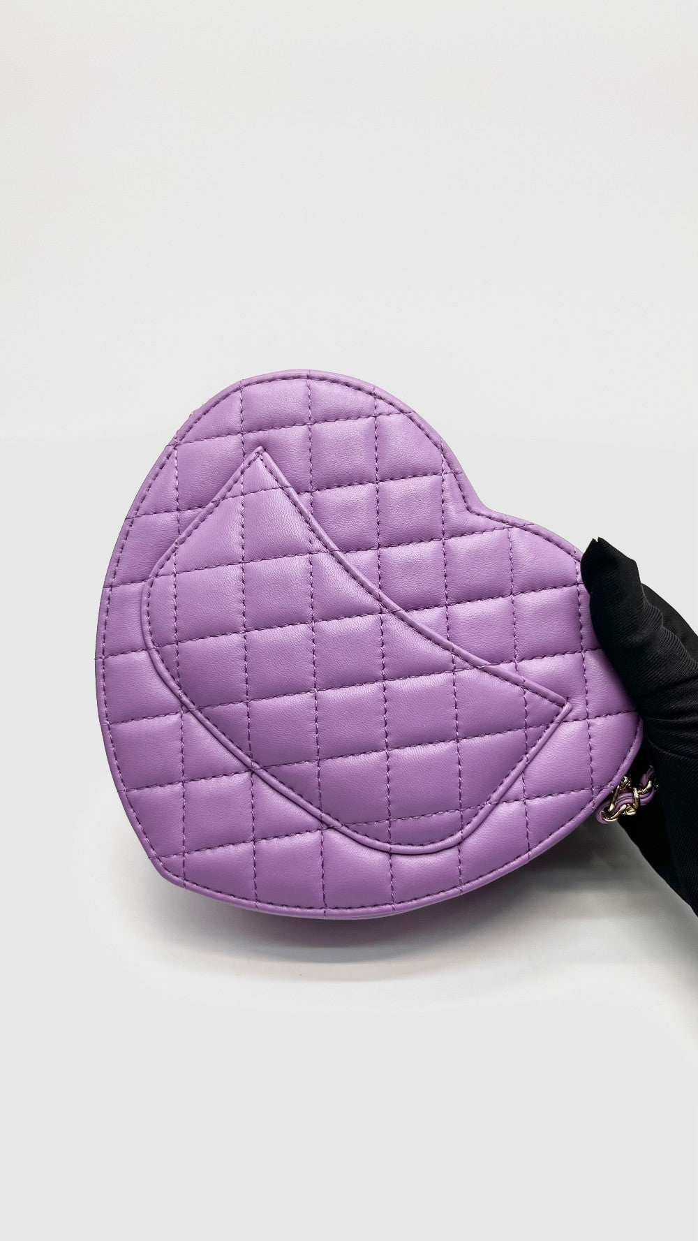 Unused. Chanel CC Inlove Heart Bag Purple Lambskin GHW. XN3K6N5C|15548