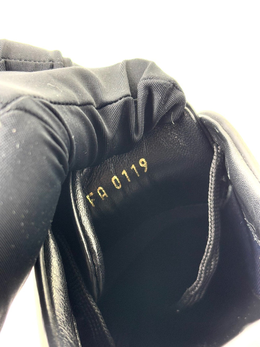 Unused. LV Sneakers Black For Men. 37|7372