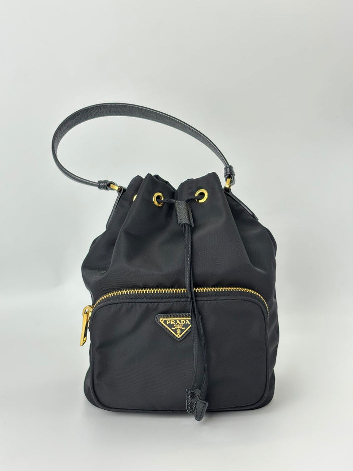 Preowned. Prada Re Nylon Bucket Black. 42|5957