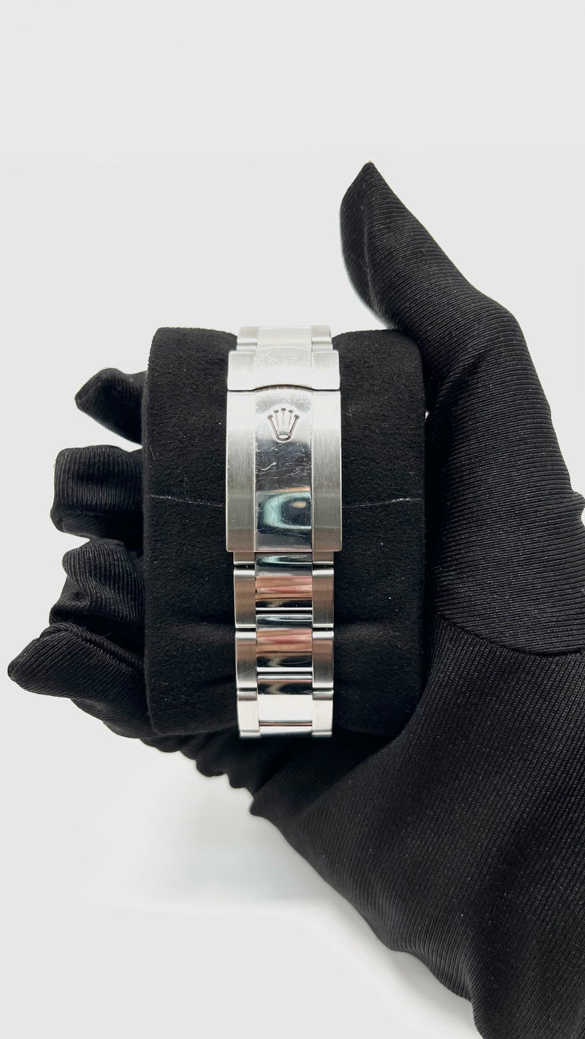 Preowned. Rolex DJ 36mm MOP Dial with Diamonds Steel Oyster Bracelet 12.5 Links 2015|14397