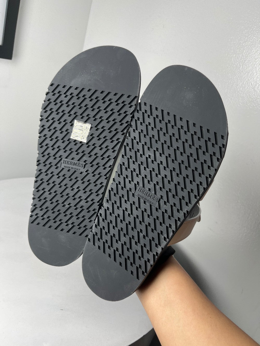 [SALE] Brand New. Hermes Chypre Black/White. 38|2570