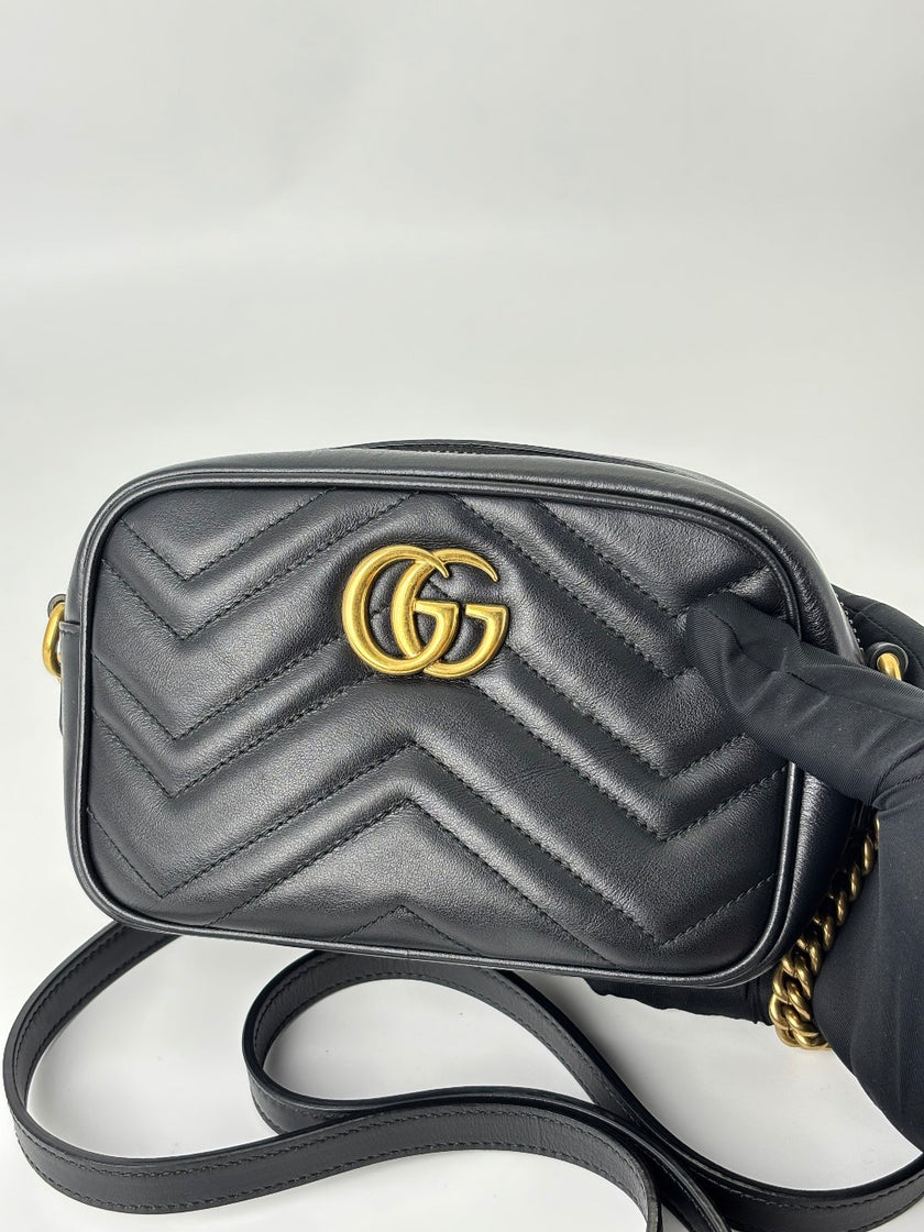 Preowned. Gucci Marmont Camera Case Black. 448065-204991|5869