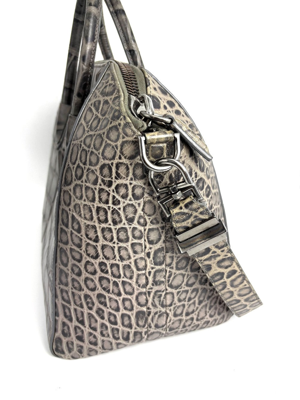 Preowned. Givenchy Antigona Medium Crocodile Embossed Leather Gray/Black Ruthenium. 3C0153|13281