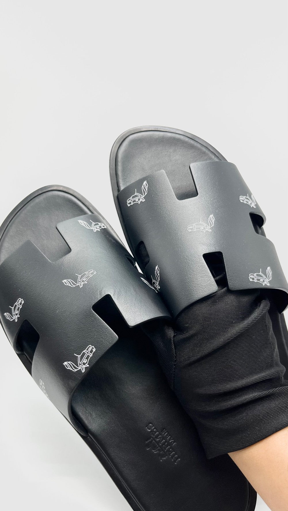 Brand New. Hermes Izmir Black Pony Sandals. 41|16204
