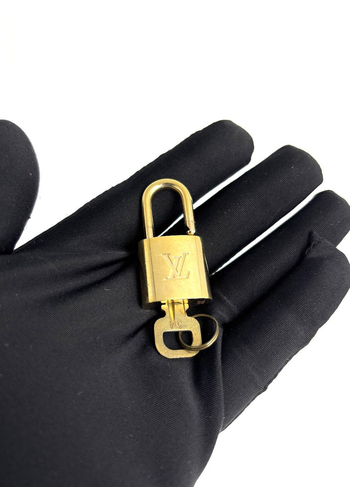 Preowned. LV Lock & Key|12038