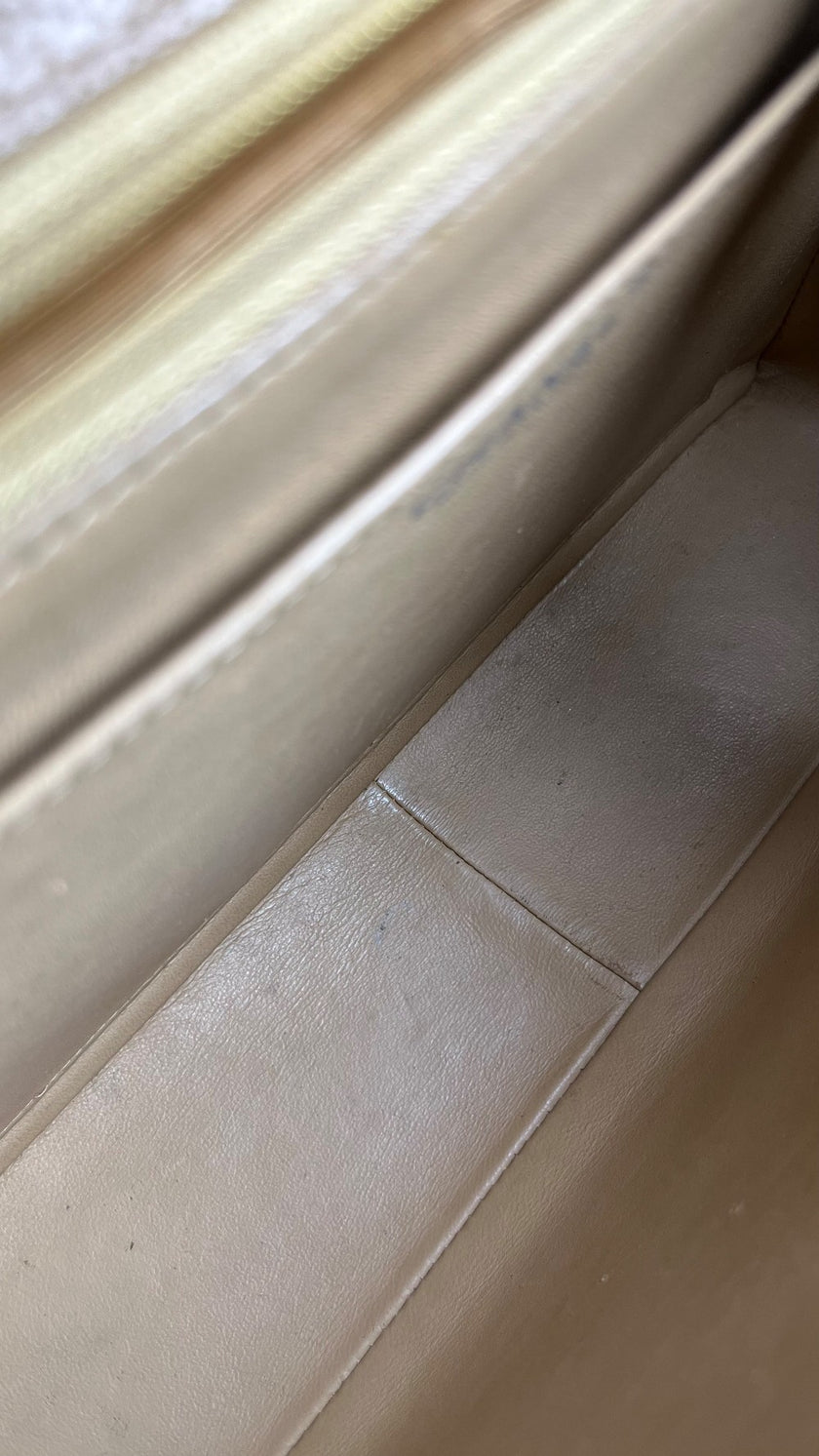 Preowned. Chanel Vintage Tall Flap Beige. 6143234|4253