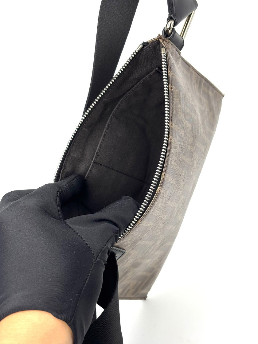 Preowned. Fendi Glazed Stamp Patch Crossbody Bag|9462