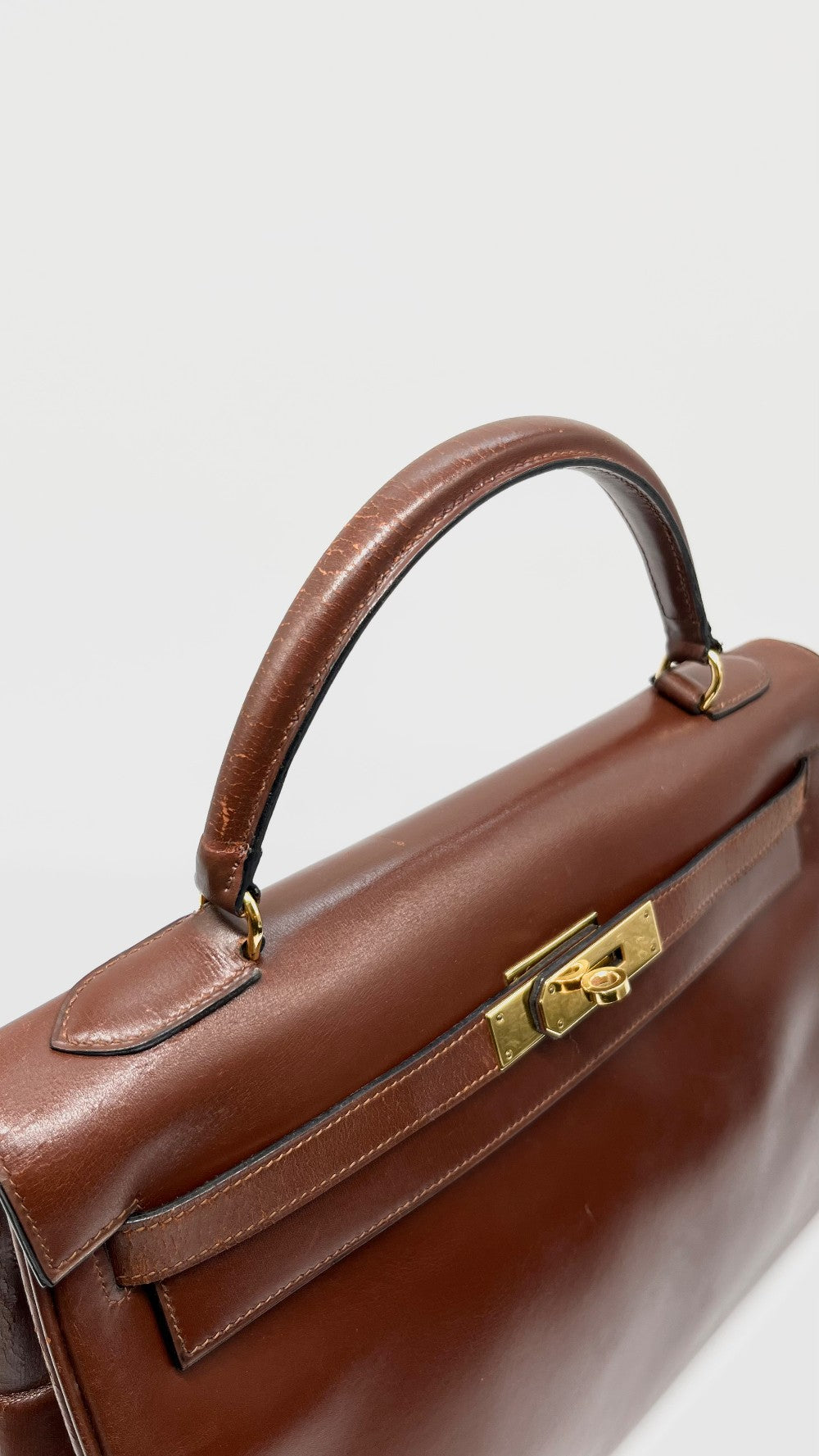 Preowned. Hermes Kelly 32 Vintage Box Brown GHW. Circle H MA|13923