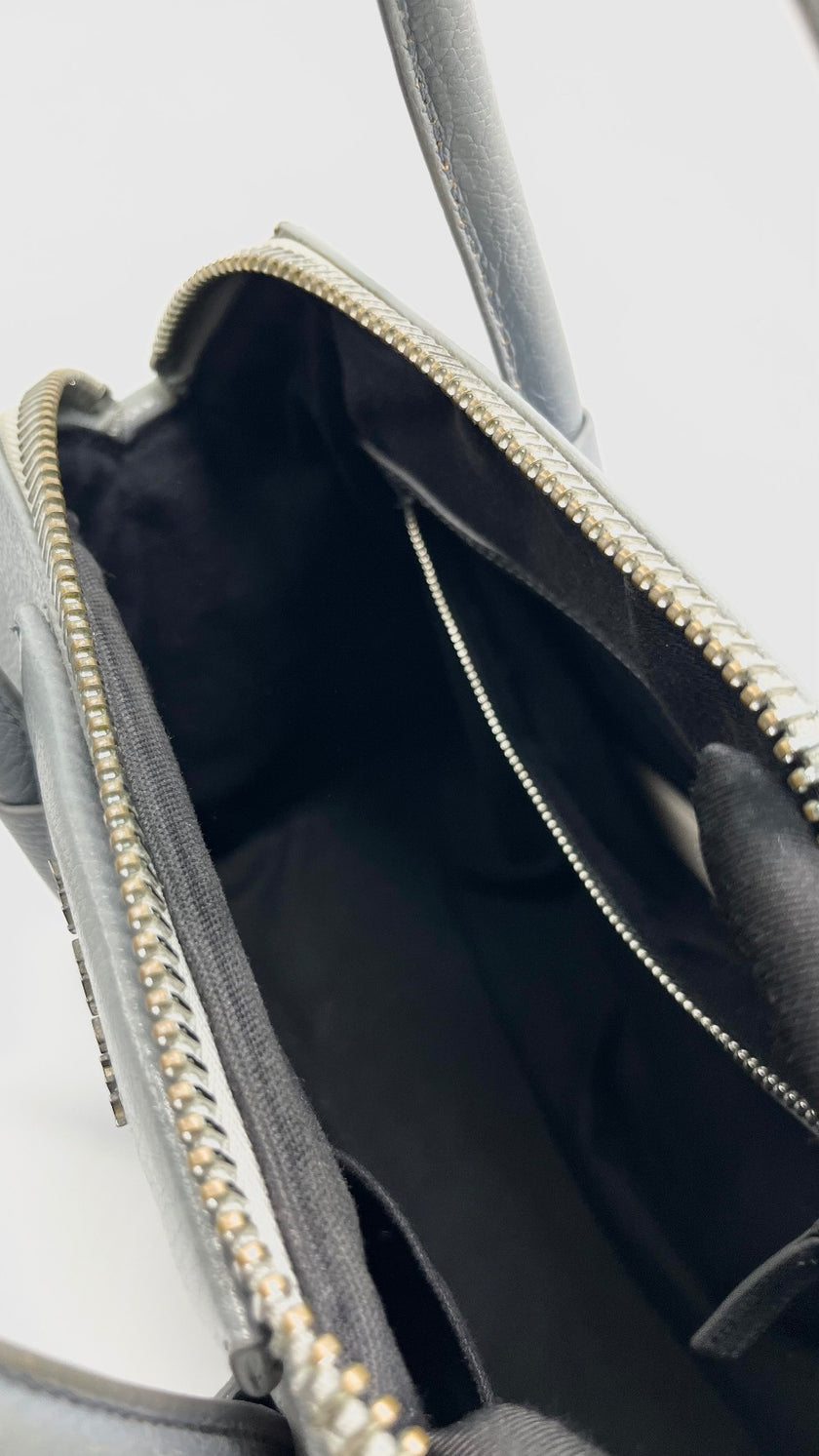 Preowned. Givenchy Antigona Medium Gray SHW. MPB0195|15441