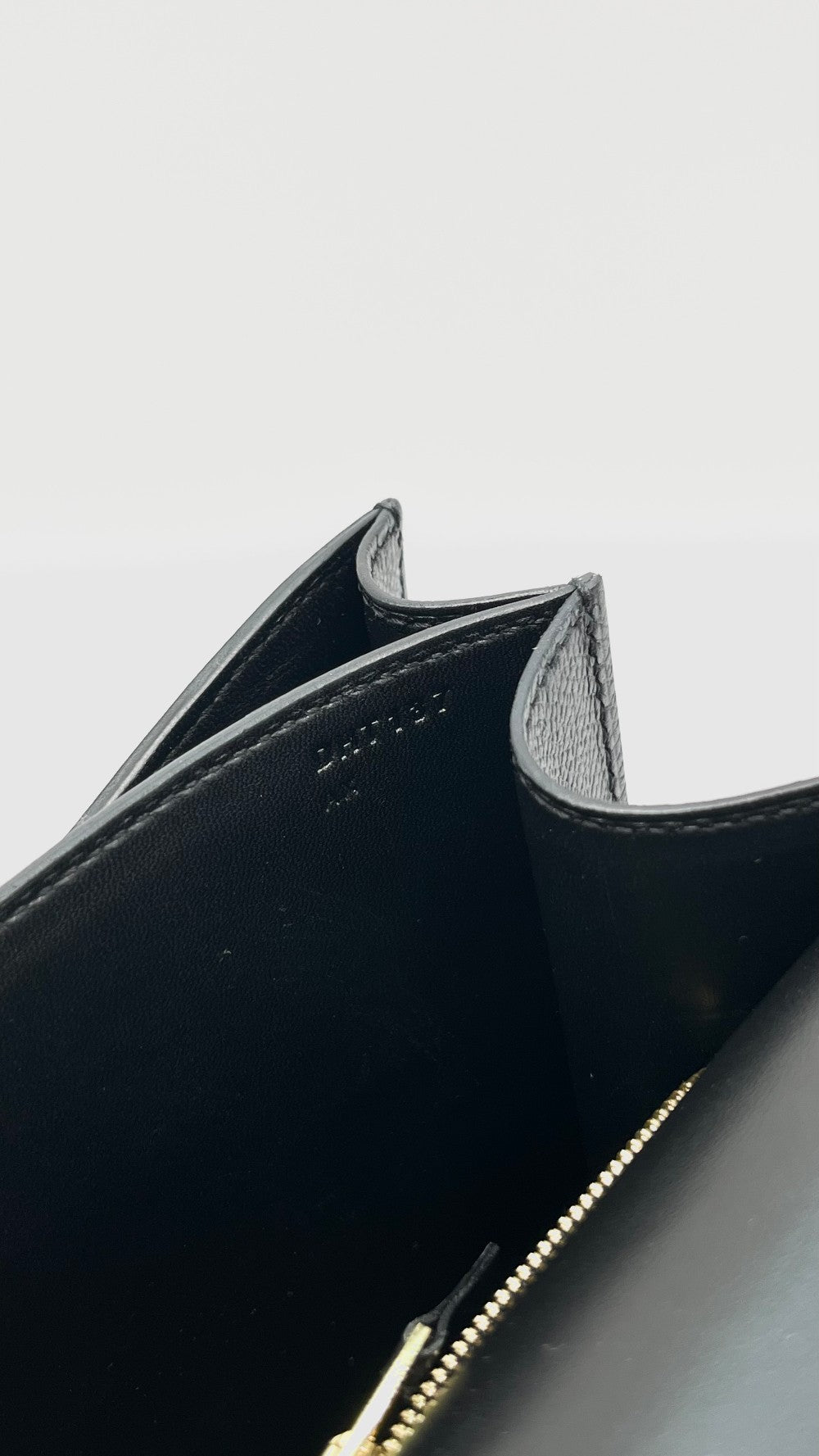 Like New. Hermes Constance 24 Black Epsom GHW. DHT137AX|14507