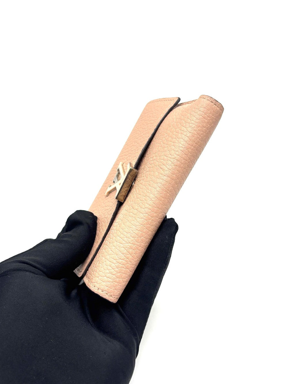 Preowned. LV Capucines Compact Wallet Pink. MI1178|16969