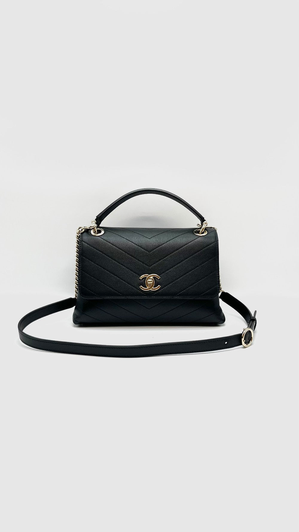 Like New. Chanel Top Handle Chevron Black Calfskin GHW. 27528955|16526