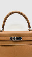 Preowned. Hermes Kelly 28 Gold Togo PHW. Square PN32|15641