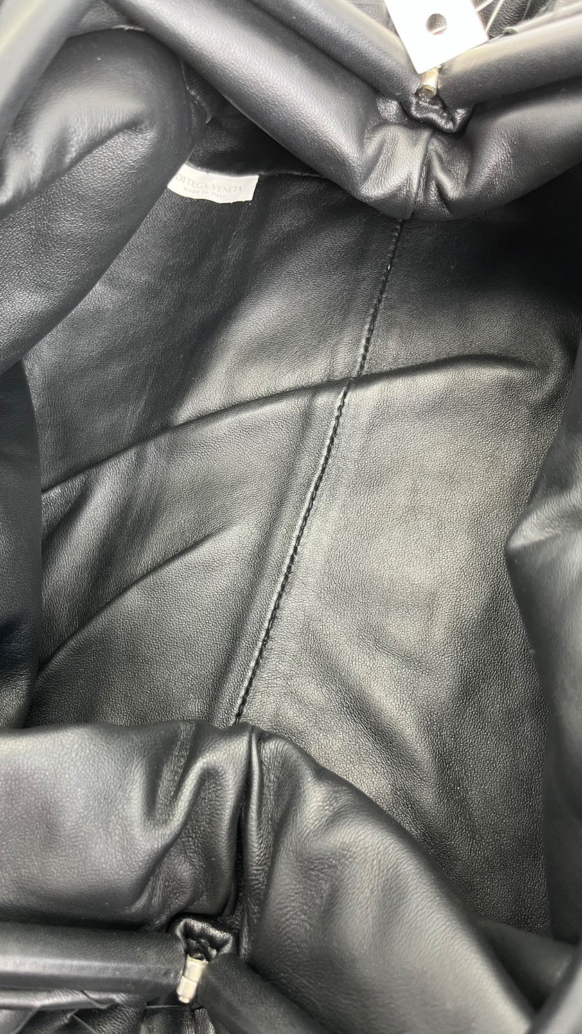 Preowned. Bottega Clutch Black. B08782367Z|4561