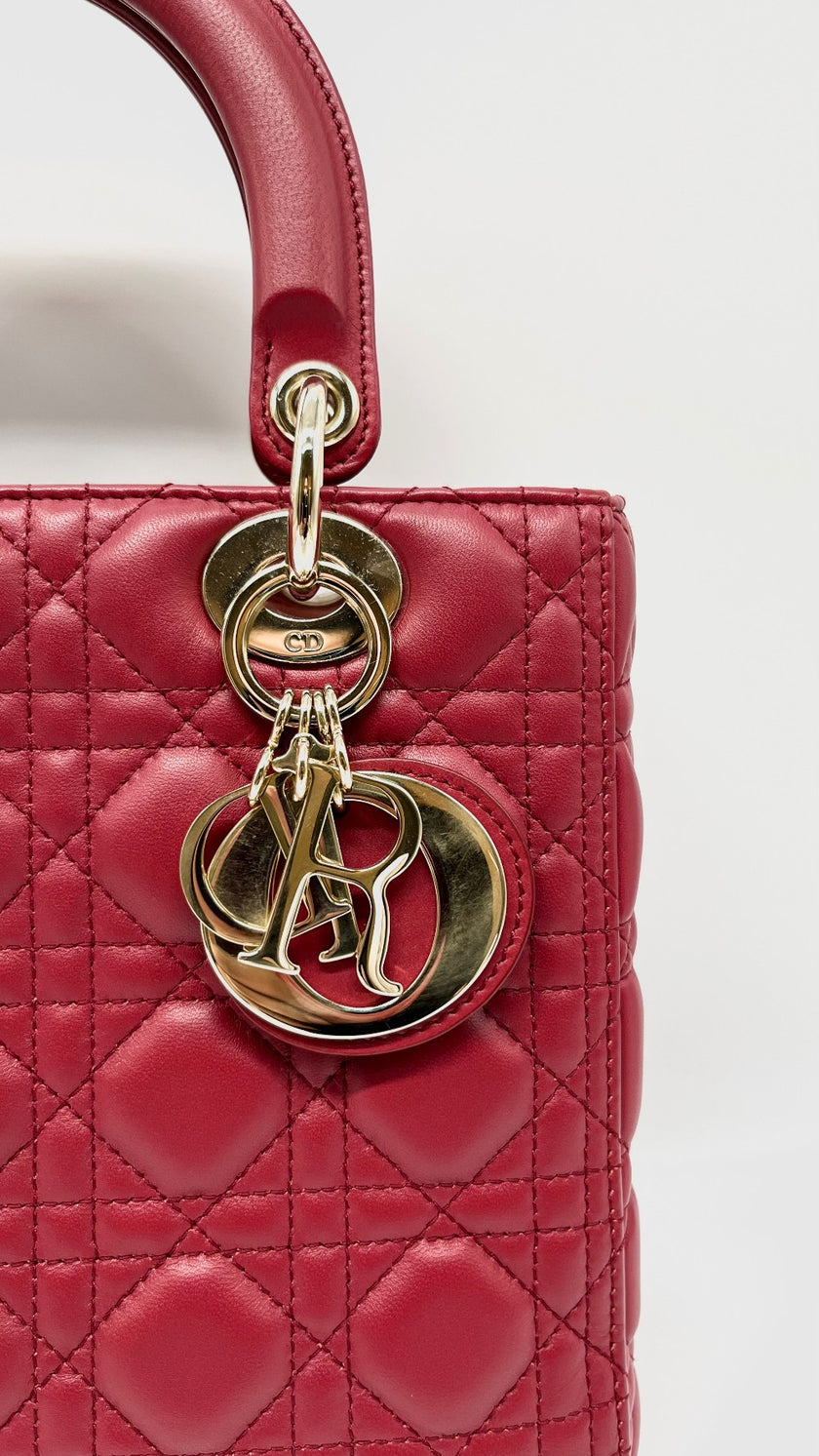 Preowned. Lady Dior Medium Lambskin Red GHW. 18MA0199|11610