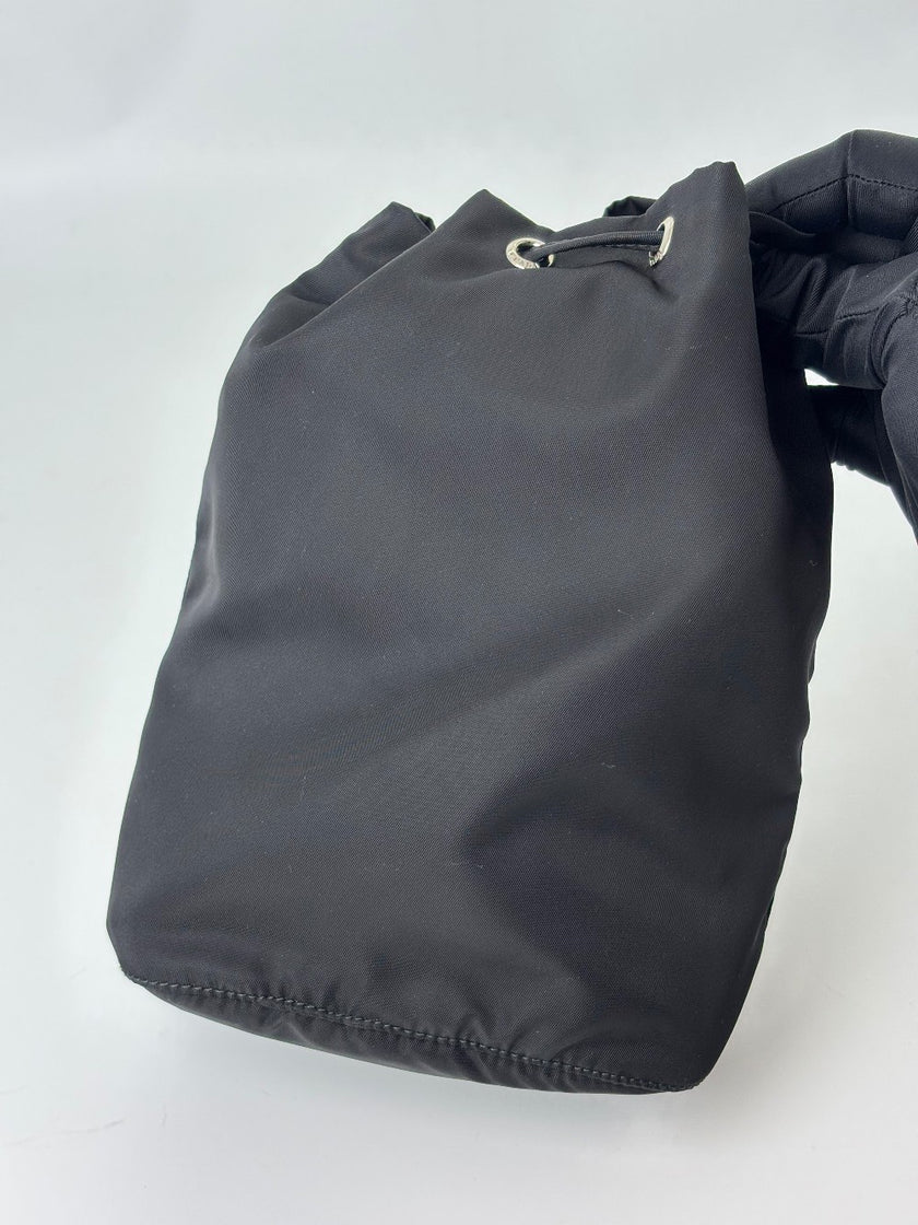 Preowned. Prada Drawstring Clutch Black. 224|5940