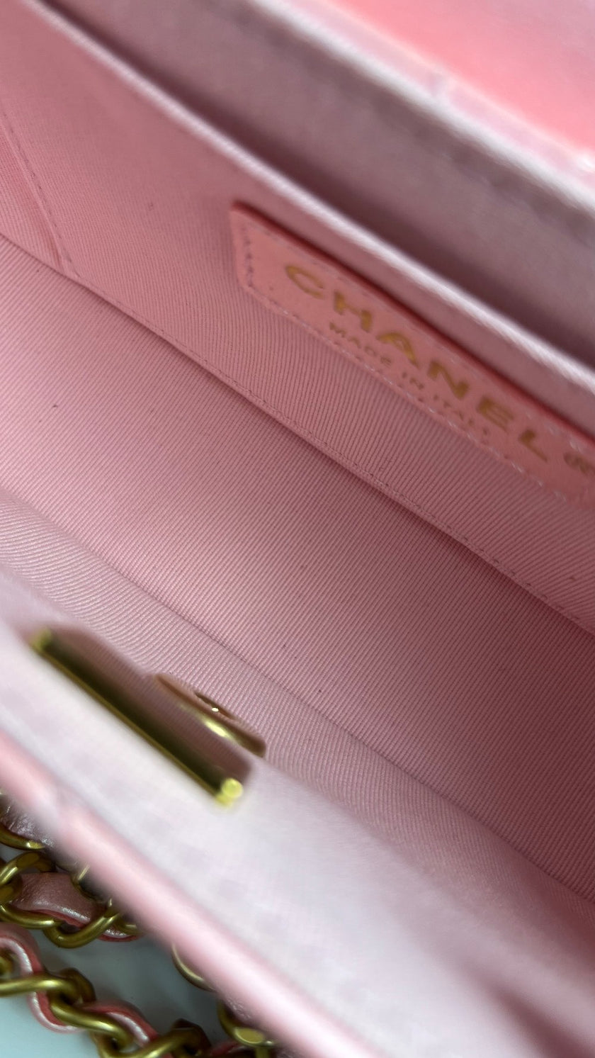 Brand New. Chanel Oval Top Handle Pink. N0NHLPU0|4012