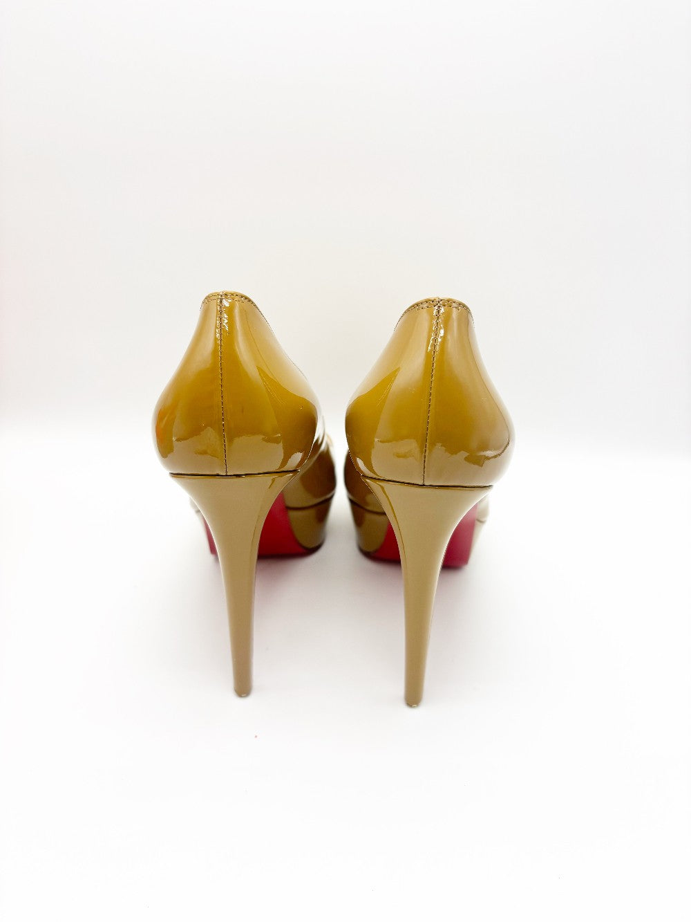 Unused. Christian Louboutin Bianca 140 Pumps Camel Patent. 39|17851