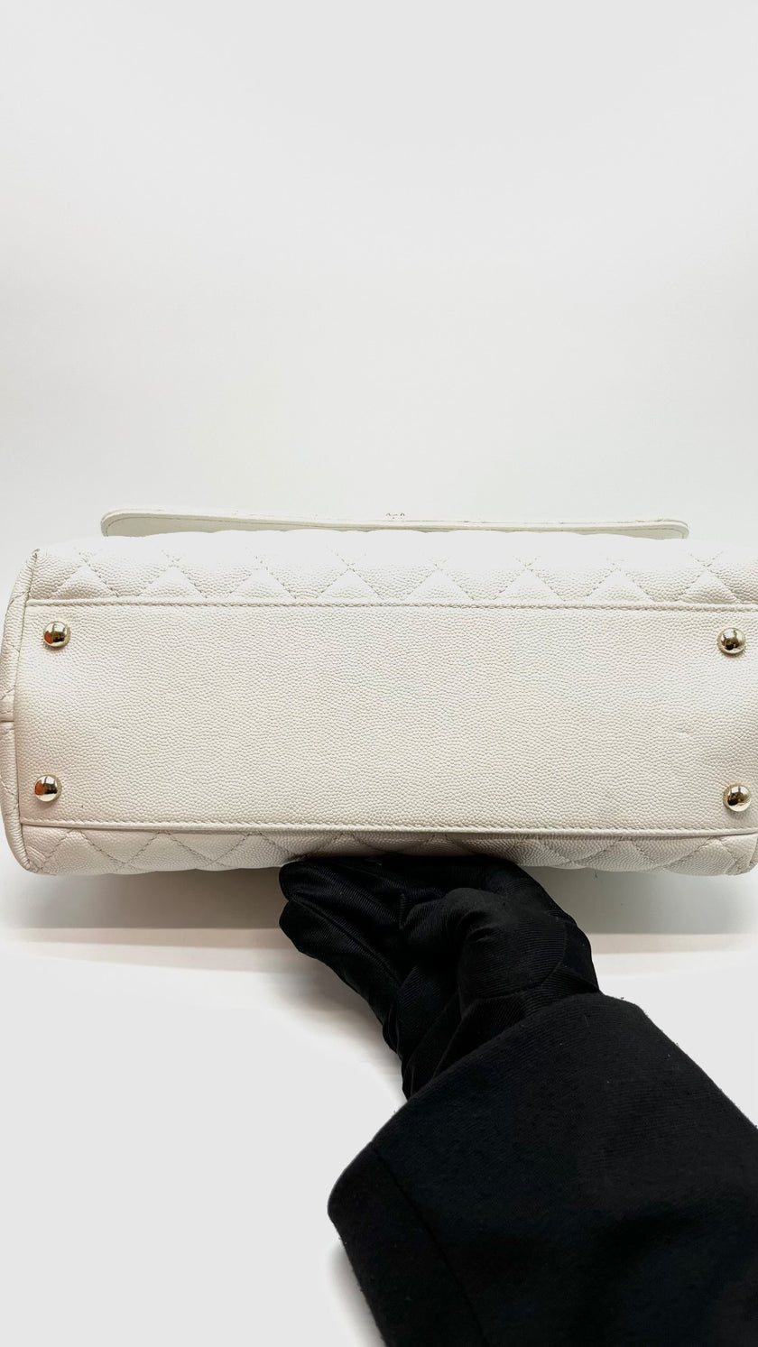 Preowned. Chanel Coco Handle Medium White Caviar CHW. LC22JU22|16109
